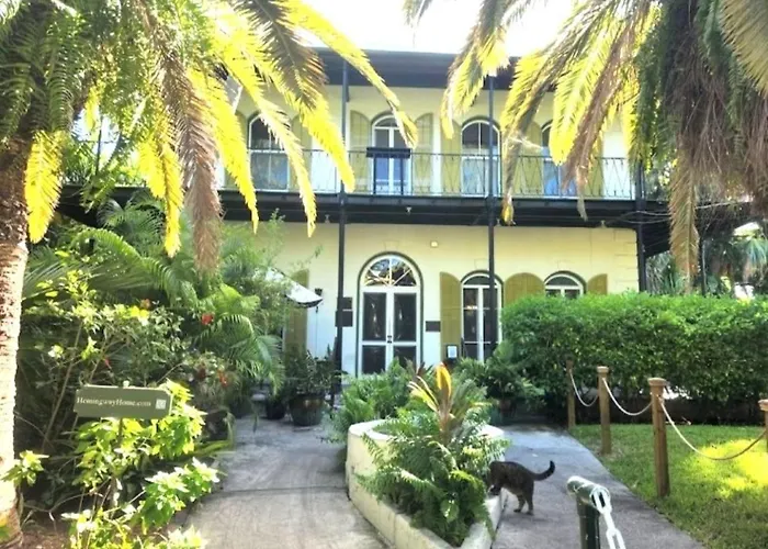 Two Duval Street Suites W Parking And Pool
