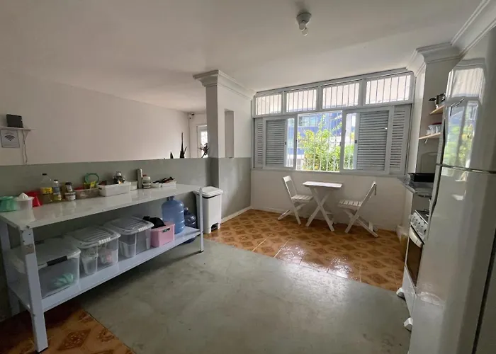 Quarto privado a 160 metros da Praia do Farol da barra l