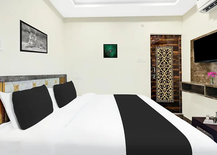 Super Hotel O Vizianagaram Near Railway Station