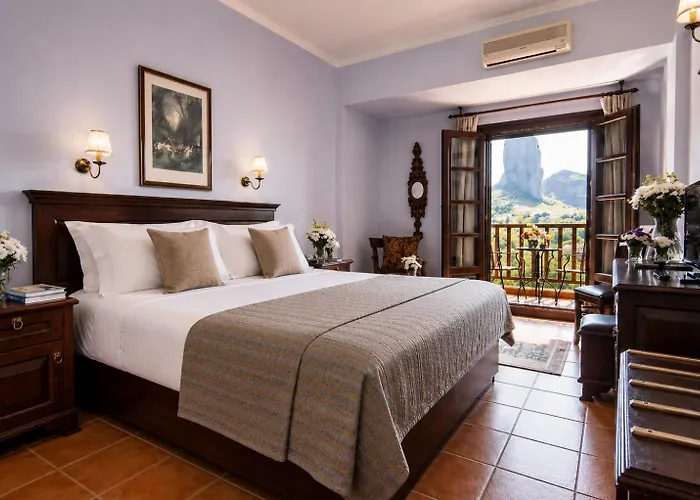Hotel Doupiani House