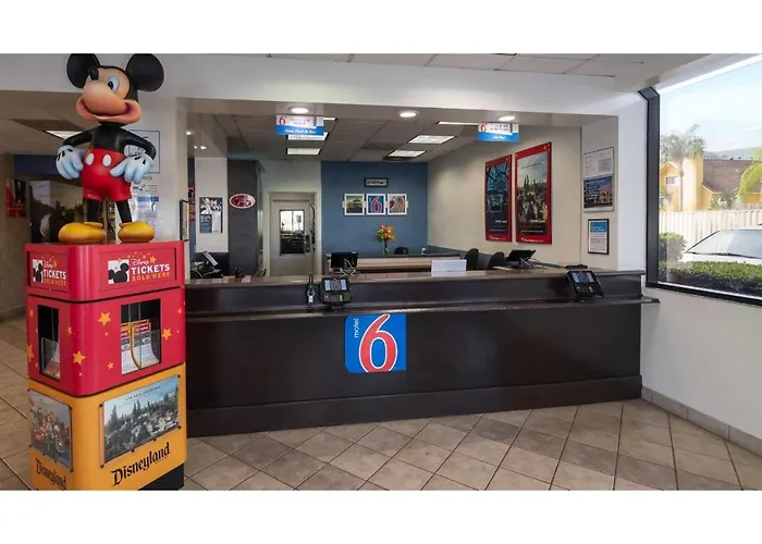 Motel 6-Anaheim, CA - Maingate