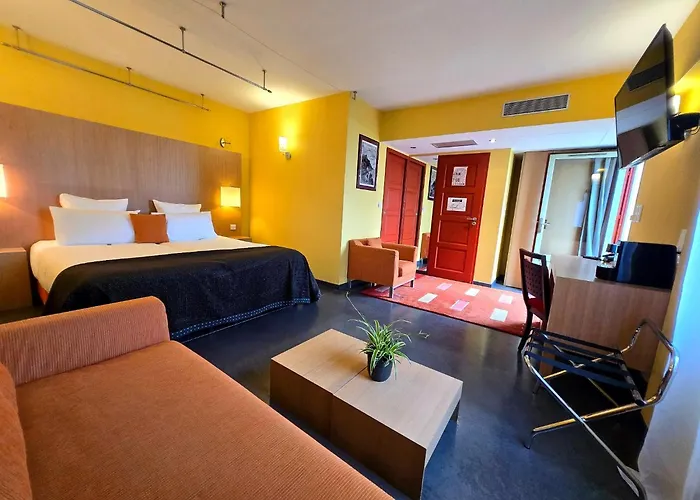 Hotel La Riviera Victoria