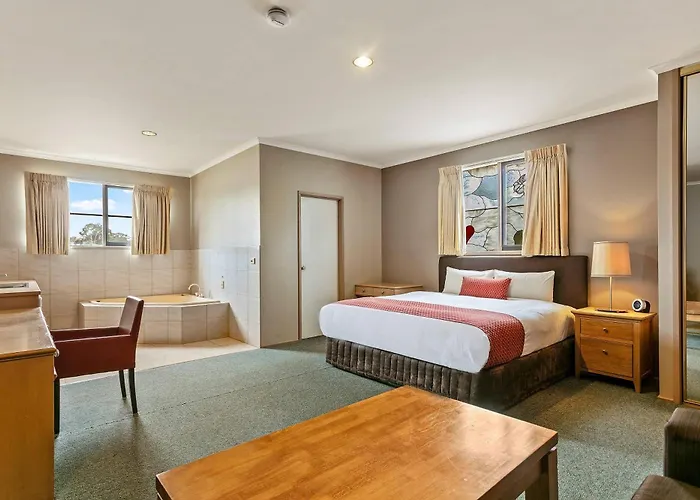 Quality Inn Colonial