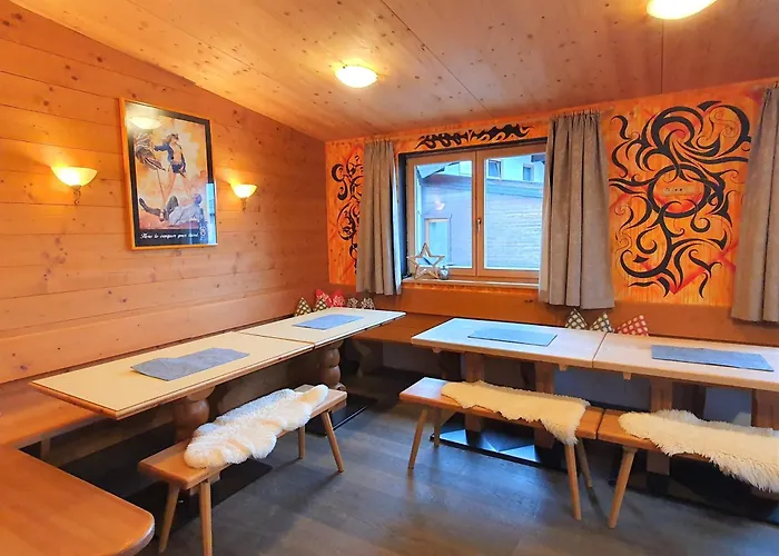 Alpking Hostel