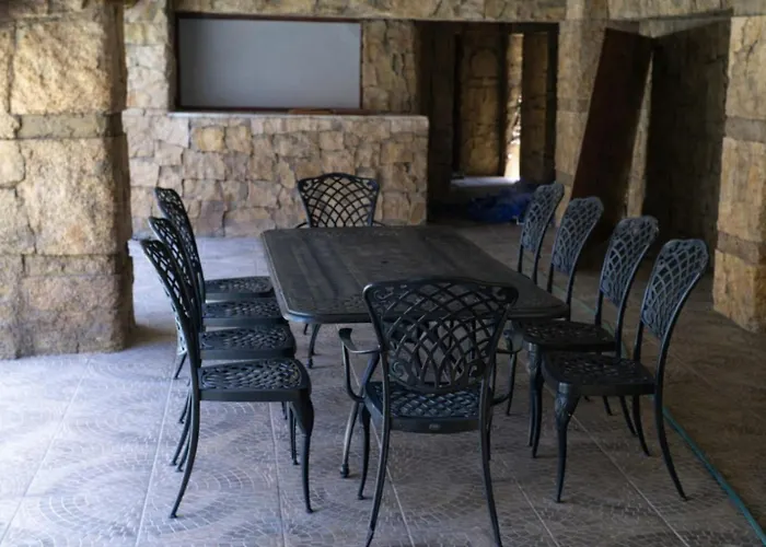 Ndou The Rocks Lodge