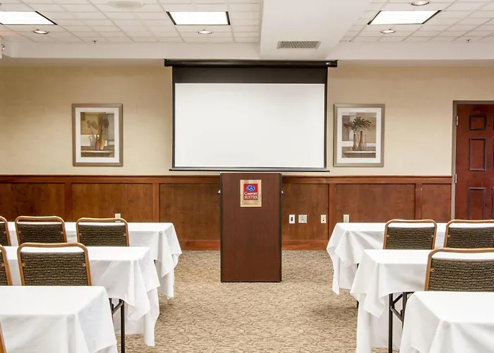 Comfort Suites Grand Rapids North
