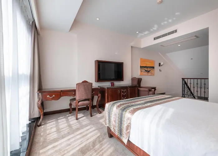 Tang Palace Hotel