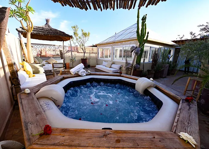 Riad Miss Caracal Jacuzzi & Rooftop