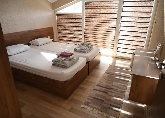 Dionis Rooms & Apartments