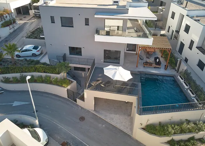 Luxury Villa Natali With Pool, Terrace And Sea View