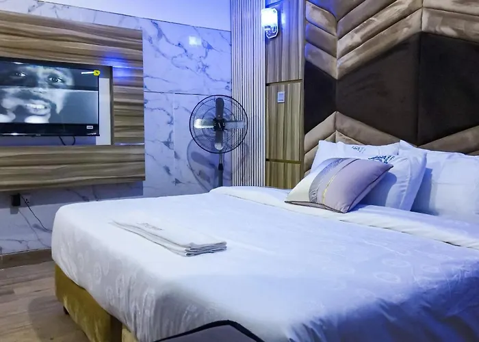 Royal Modak Resort & Hotel