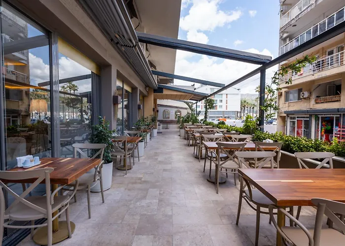 Fifty5 Suite Hotel