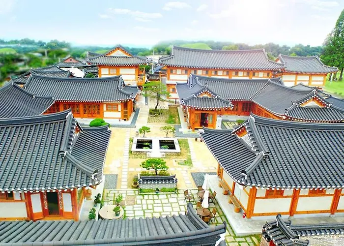 Hwangnamguan Hanok Village