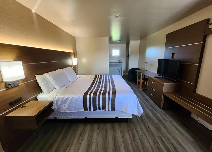 Knights Inn Lindsay