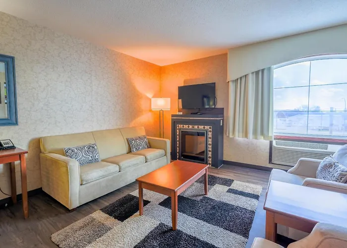 Days Inn & Suites By Wyndham Brandon