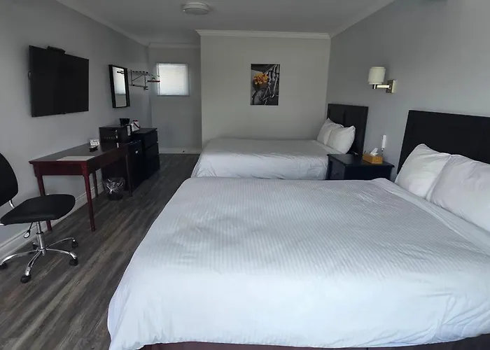 North Shore Wayside Inn