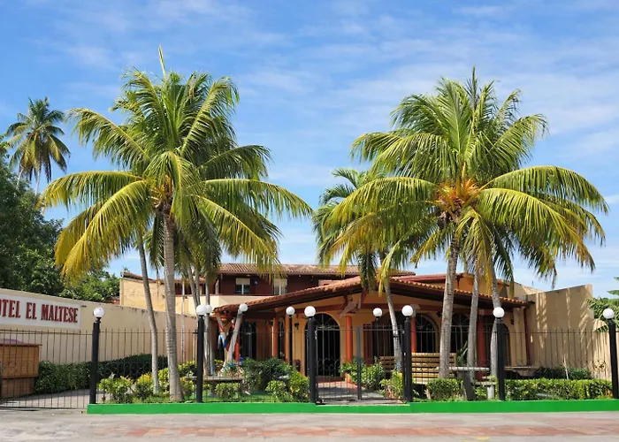 Hotel El Maltese - Lakefront