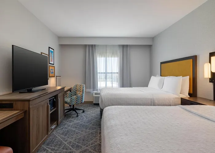 Hampton Inn & Suites West Des Moines Mill Civic