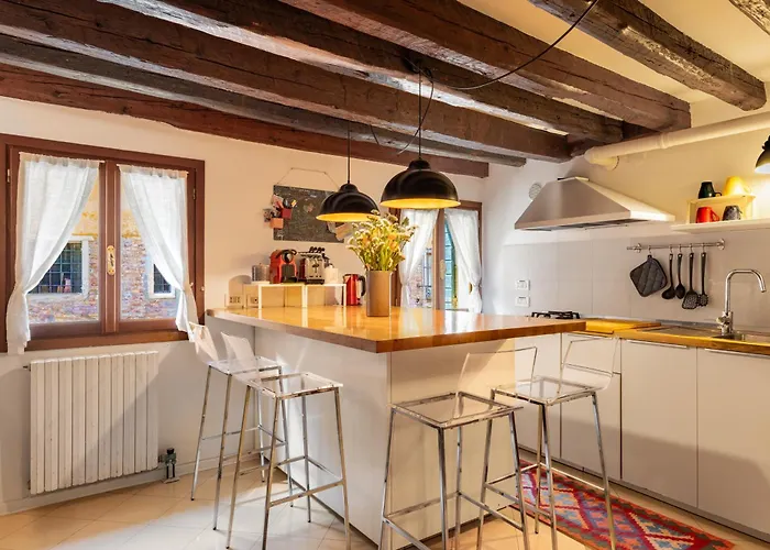 Erbe Canal View Private House