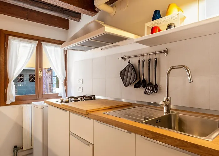 Erbe Canal View Private House