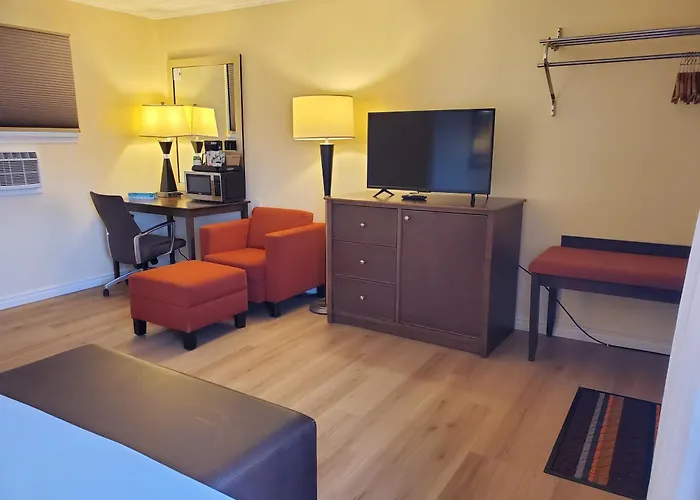 Carolyn Beach Inn