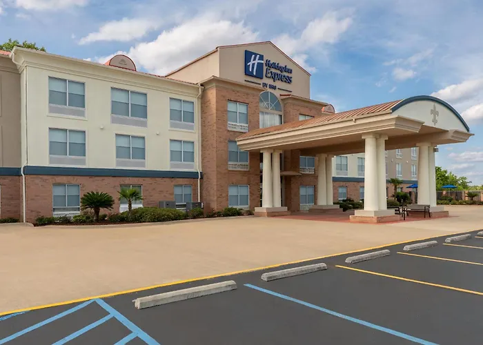 Holiday Inn Express & Suites Alexandria By Ihg