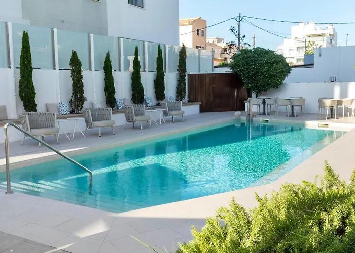 Petit Garden Hotel By Flacalco