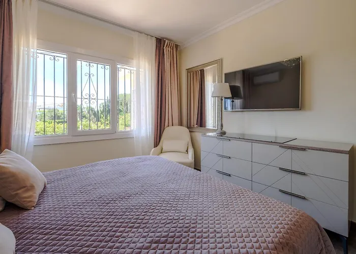 Villa Vita In Elviria, Marbella