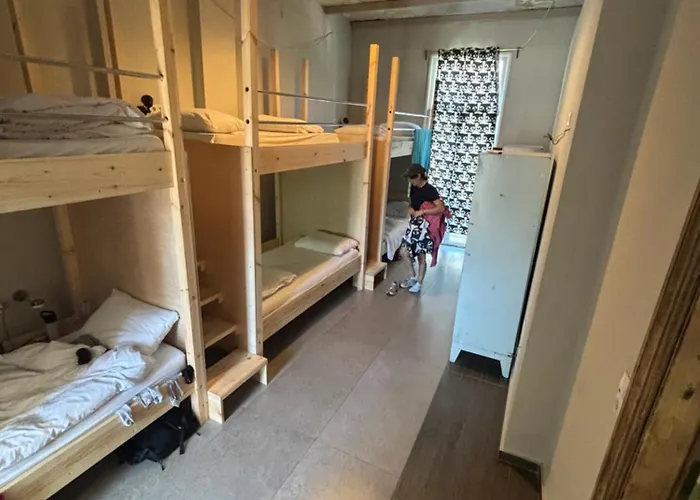 Jetpak Alternative Eco Hostel