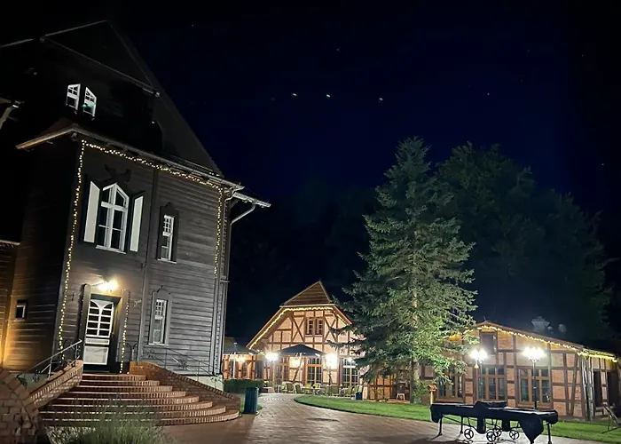 Hotel Garni Jagdschloss Waldsee mit Frühstücksbuffet&Schlossküche für Selbstversorger