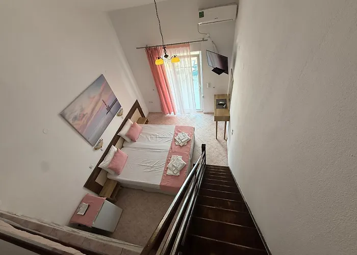 Ellas Hotel
