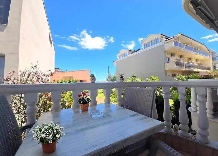John & Eve Hotel