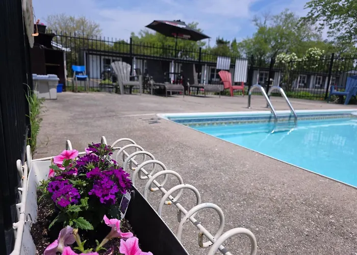 Lakeview Motel & Cottage