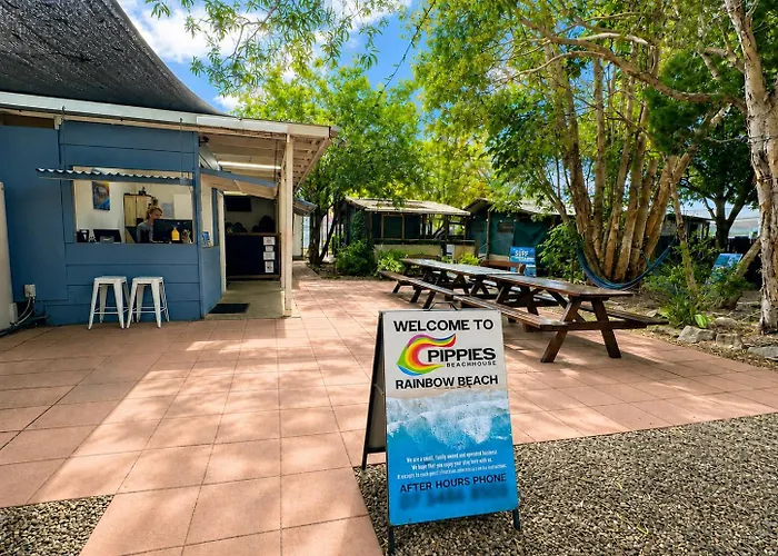 Pippies Beachhouse Backpackers
