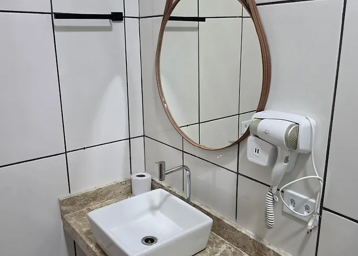 New Center Hotel