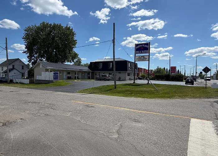 Perth Plaza Inn & Suites