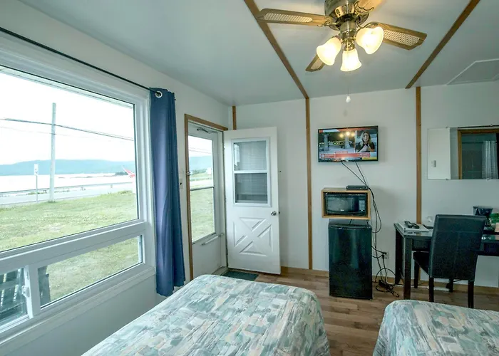 Sea Breeze Motel
