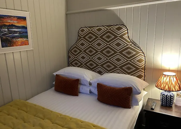 Lochside Hotel