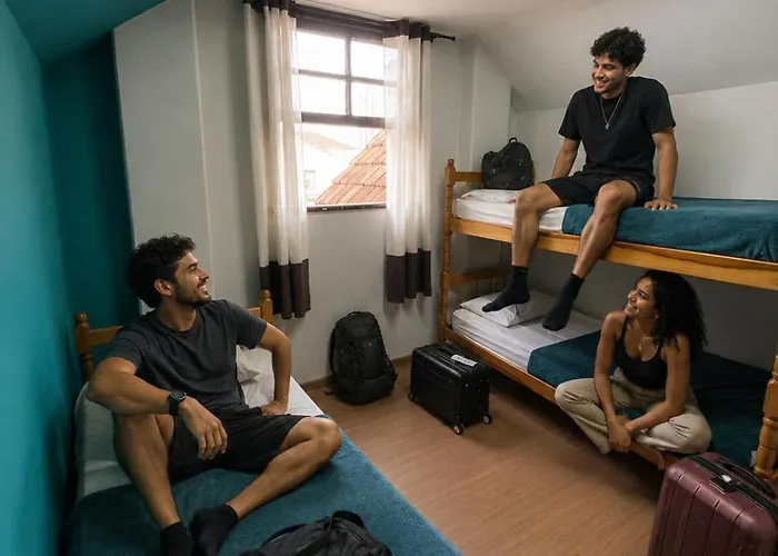 Garibaldi Hostel & Pub