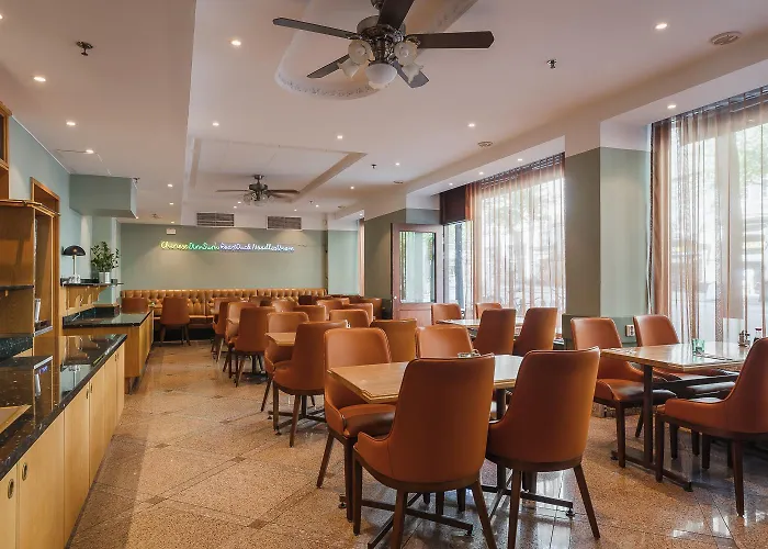 Crystal Plaza Hotel