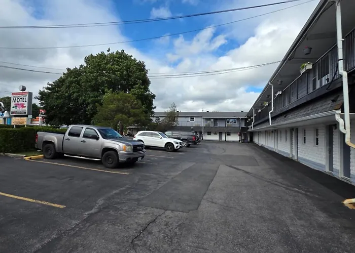 Motor Court Motel