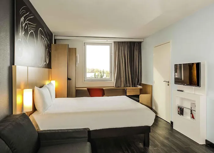 Ibis Saint-Genis-Pouilly Geneve