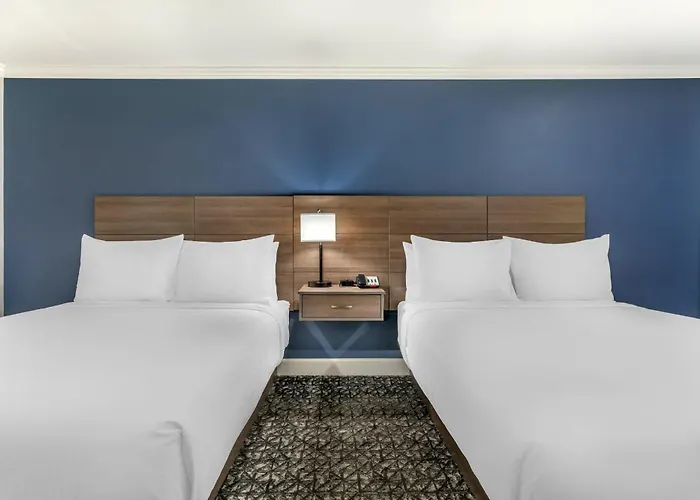 University Park Inn & Suites, An Ascend Collection Hotel