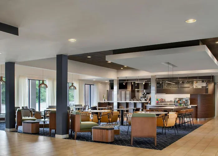 Courtyard By Marriott Pittsburgh Airport