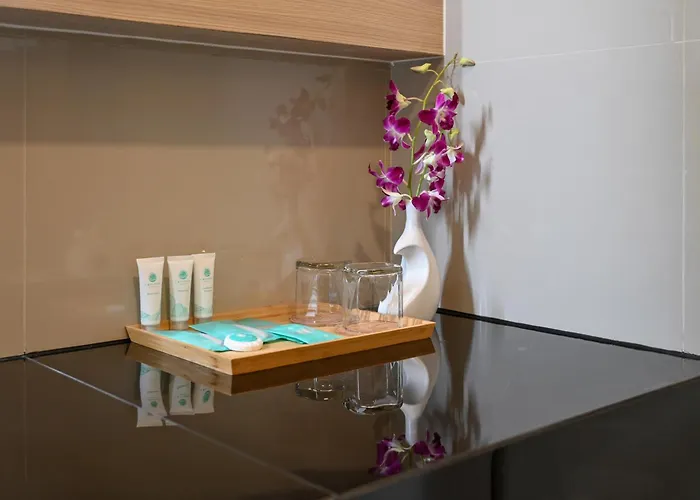 C & N Hotel Patong, Phuket