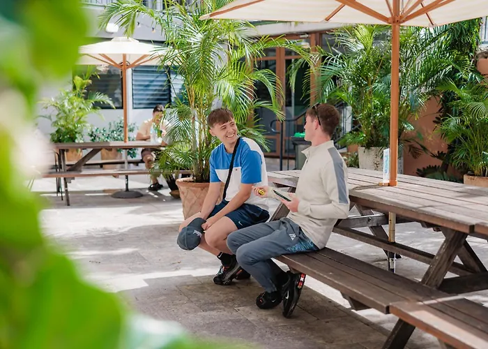 Bunk Surfers Paradise 18-35 Backpacker Hostel (Adults Only)