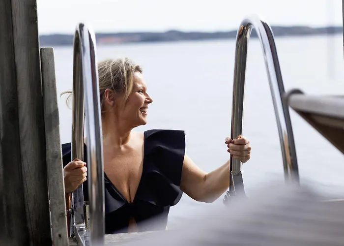 Strandflickornas Husen Invid Havet