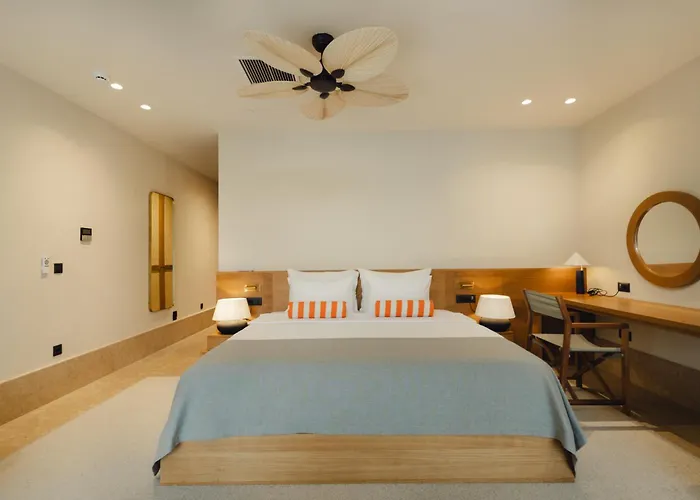 Infinity Hotel & More