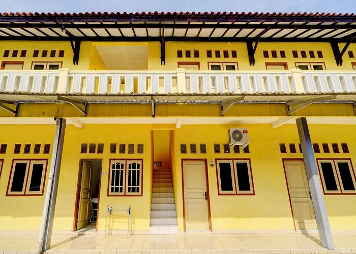 Spot On 93005 Berkah Kedawung Syariah Near Fakultas Farmasi Universitas Muhammadiyah Ahmad Dahlan Cirebon