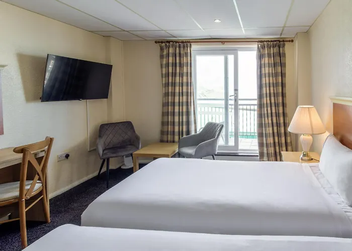 The Grand Burstin Hotel